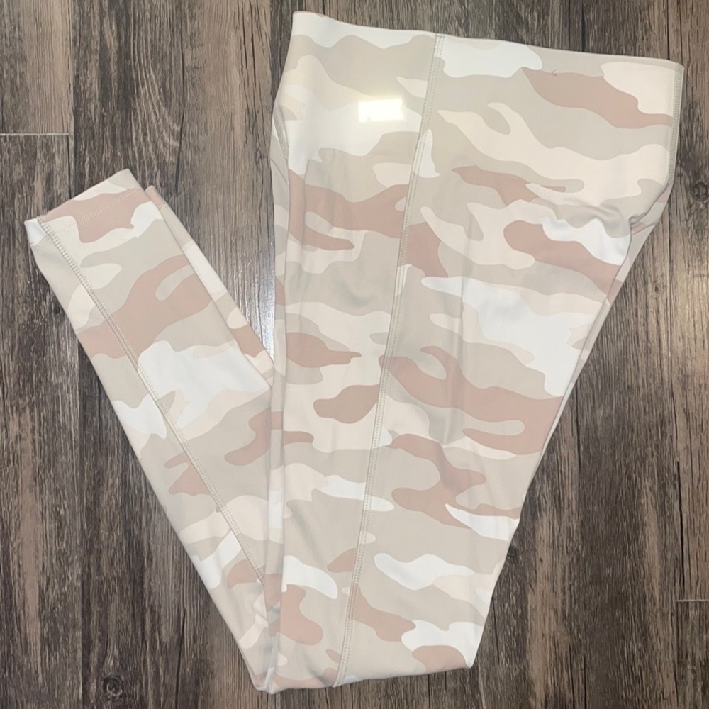 💖VICTORIA SECRET- PINK ACTIVE CAMO LEGGINGS💖